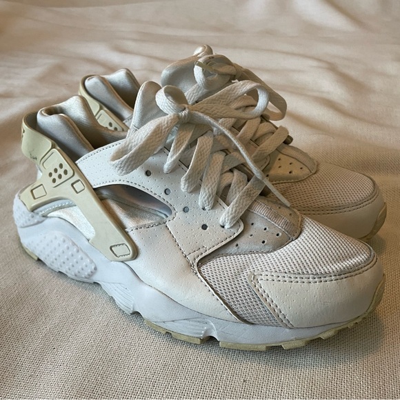 Nike Other - Nike Kids Air Huaraches White and Cream Sneakers Size 6Y